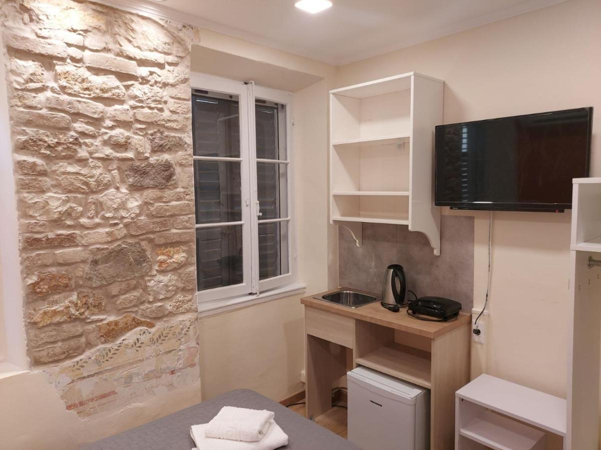 Corcyra Microflat In Old Town Apartment Corfu  Bagian luar foto